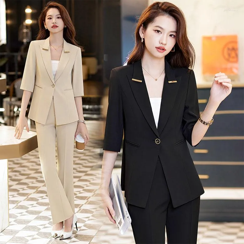 Kvinnors tvåbitar byxor 2023 Vårkläder Half ärmmode Slim Fit Small Business Suit Tvådelar Set Work Uniforms Office Lady Lady