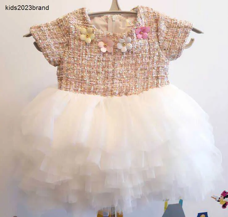 Vestido de niña de diseñador Primavera Otoño Vestidos de fiesta para bebés Falda mullida de lana de manga corta Vestido con gradas de gasa suave Ropa para niños
