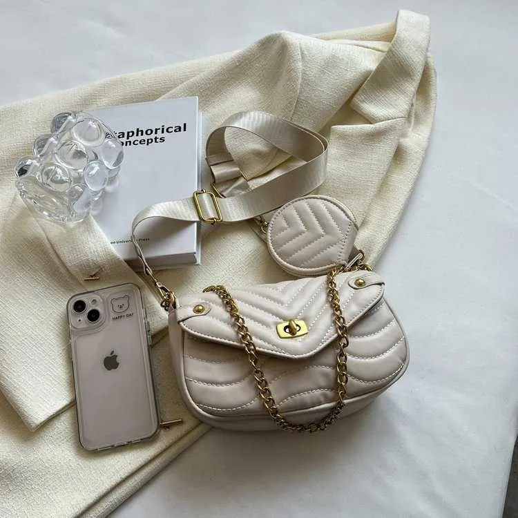 DHgate.com:2023 New Lingge Embroidered Thread Small Square