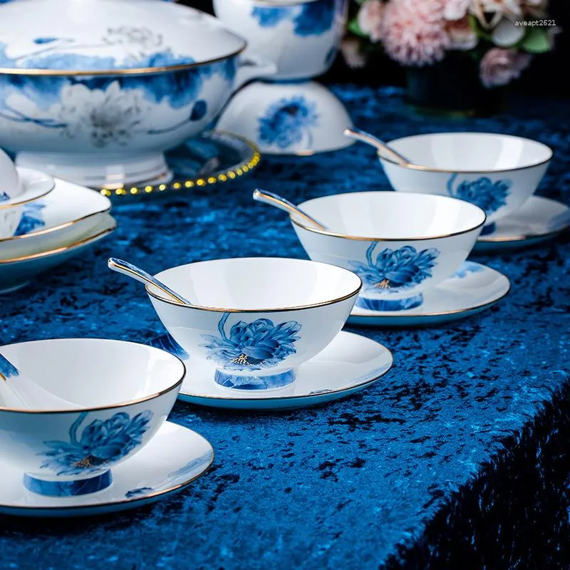 Vajilla blanca online borde azul