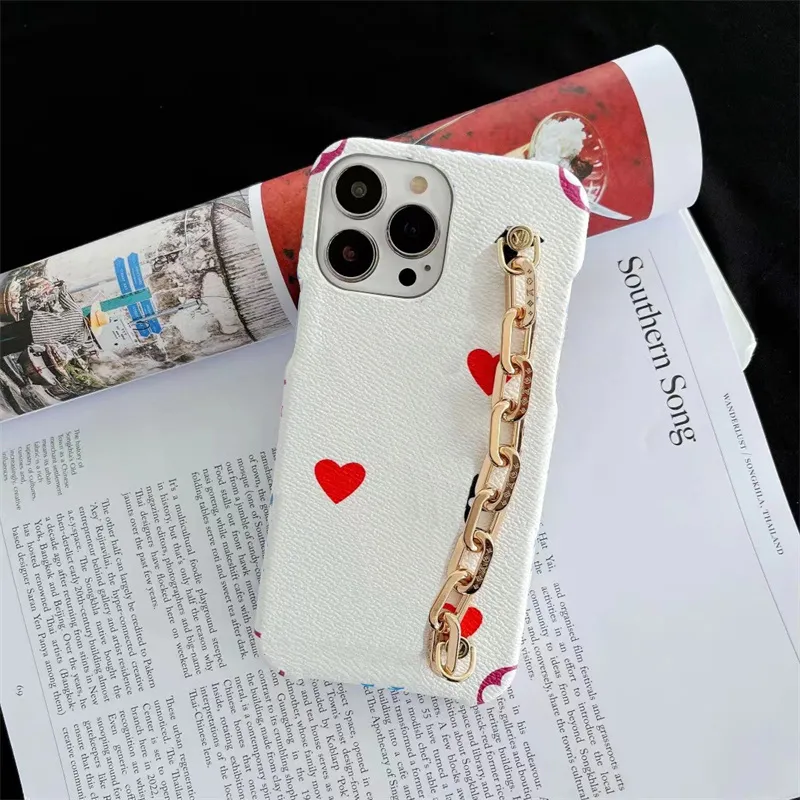 Fashion Designer Phone Cases for iphone 14 14pro 14plus 13 13pro 12 12pro 11 pro max Leather Metal Bracelet Luxury Cellphone Cover