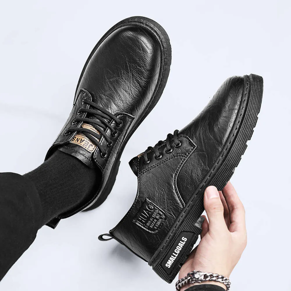 Kowloon 9903 Business Leather Shoes British Style Casual Small Leather Shoes Men's Shoes 39-44, One Piece men Women Outdoor Sports Running Sneakers