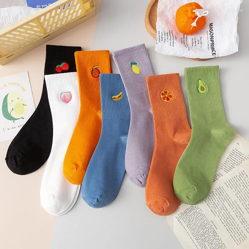 Frauen Socken Obst Weibliche Medium Rohr Nette Koreanische Japanische Stickerei Pile Kurzen Abschnitt Calcetines Mujer Skarpetki Damskie 2023