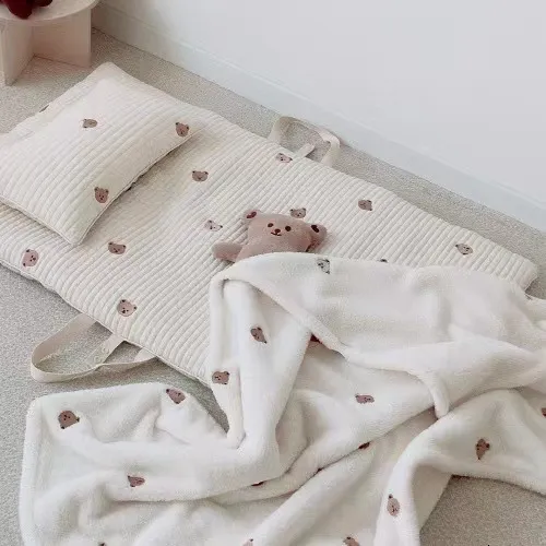 Trapunte Trapunte per bambini Orso cartone animato Tulipano oliva Tappetino per bambini nato Tappetino per gattonare Coperta lavabile pieghevole Tappetino da gioco con fodera 230901