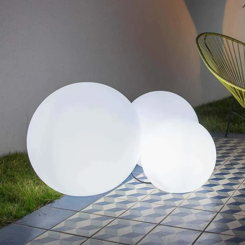 芝生ランプ防水充電式LEDボールライトアウトドアガーデンデコレーションプールオーブフローティングスフィアリモートLL