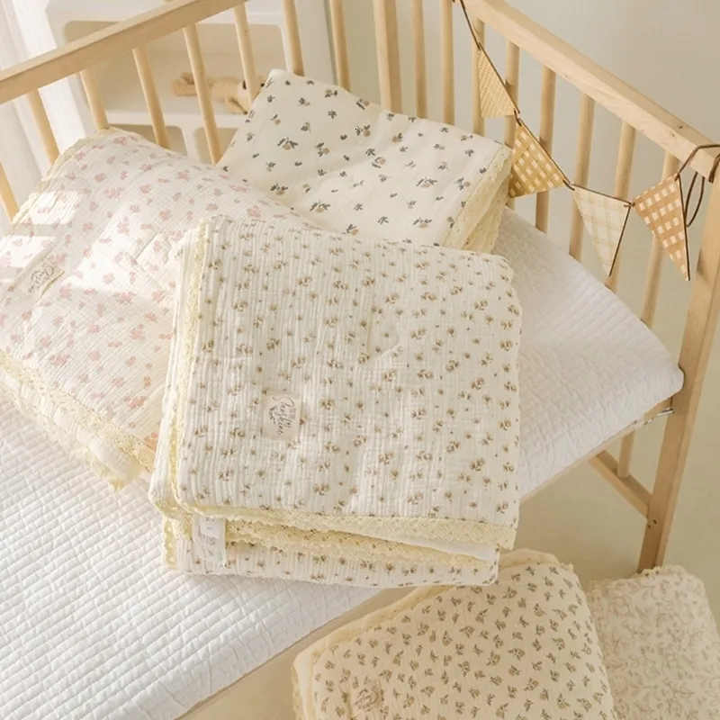 Quilts Cotton Baby Quilt for Spring Summer Children Muslin Comforter Soft Breathable Baby Blanket for Kindergarten Bedding 230901