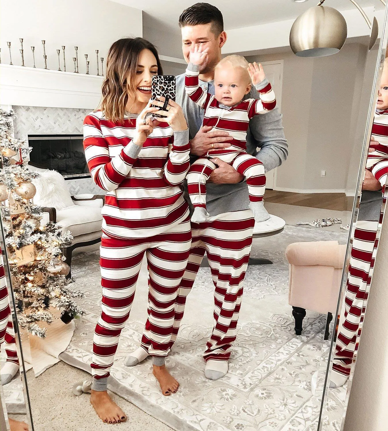 Família combinando roupas inverno natal pijama conjunto listrado impressão mãe filha pai filho roupas de bebê macio solto sleepwear xmas look 230901