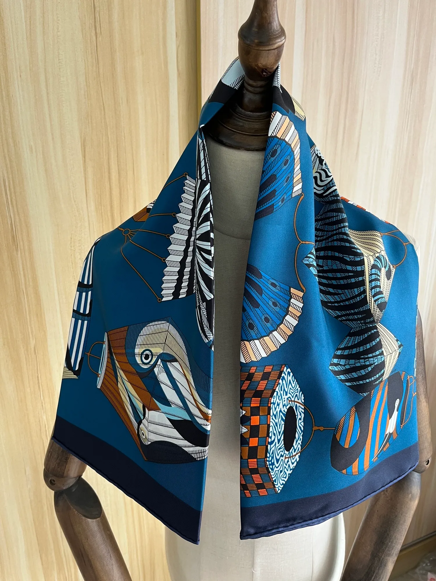 Шарфы поступление модного бренда синий 100% шелковый шарф 90*90 см квадратная шаль из саржи для женщин женский хиджаб 230904