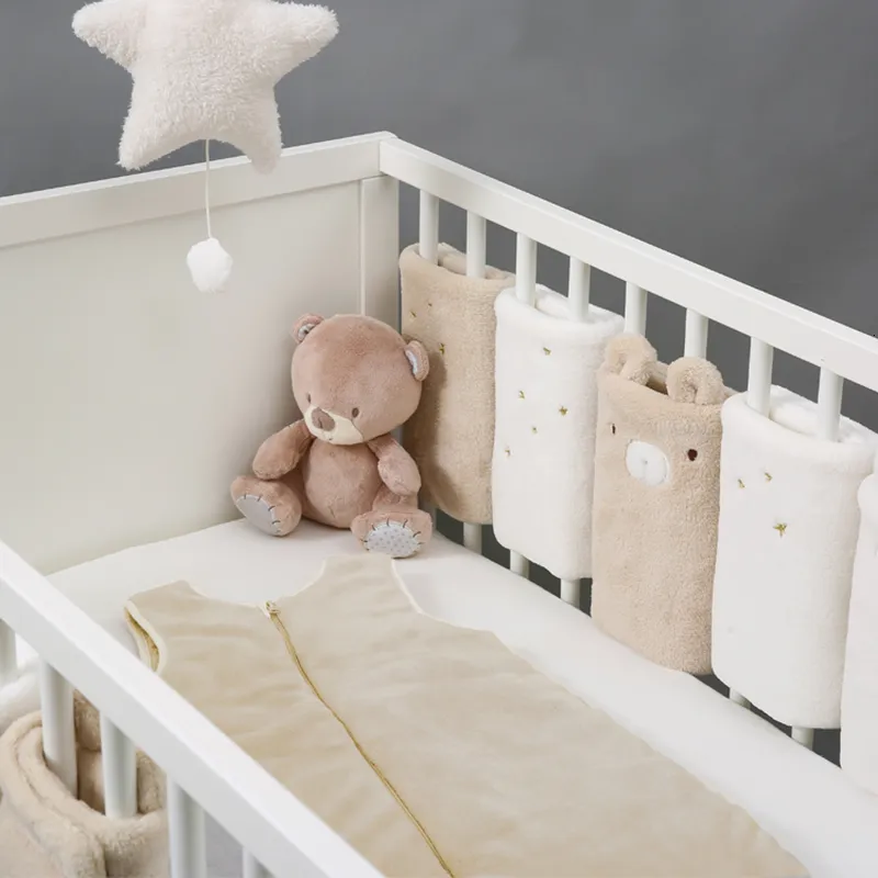 Rieles de cama Cama de bebé de felpa Parachoques Juego de cama para bebé  Accesorios Parachoques de cuna infantil Protector de cama de algodón  elegante