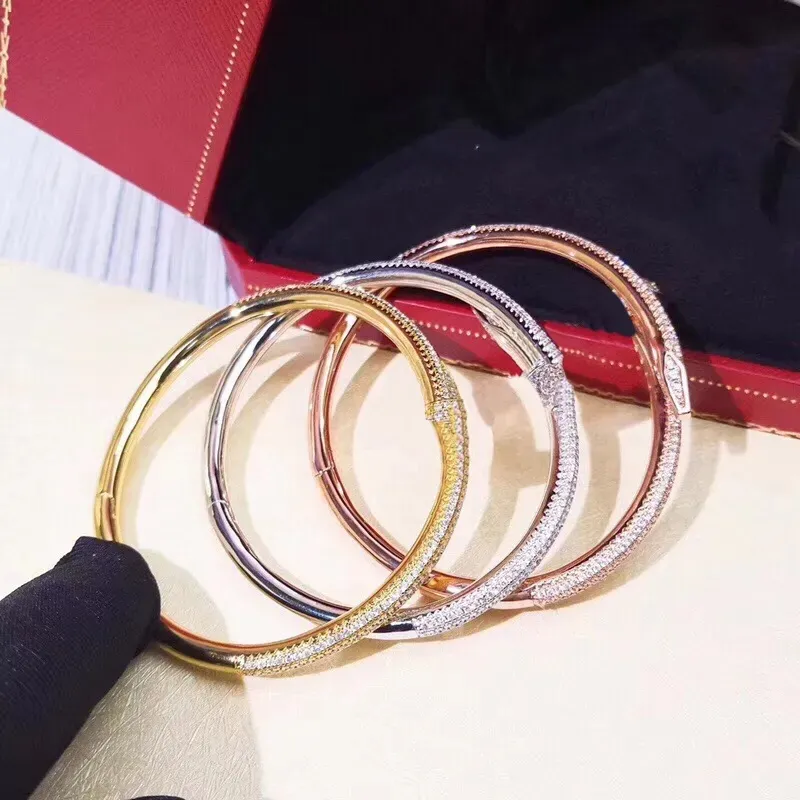 Tasarımcı Bilezik Titanyum Çelik Bileklik Llove Full Diamond Cuff Sadece Bir Tırnak Bilezikleri Kadın Erkek Moda Takı Sevgililer Günü Hediyesi