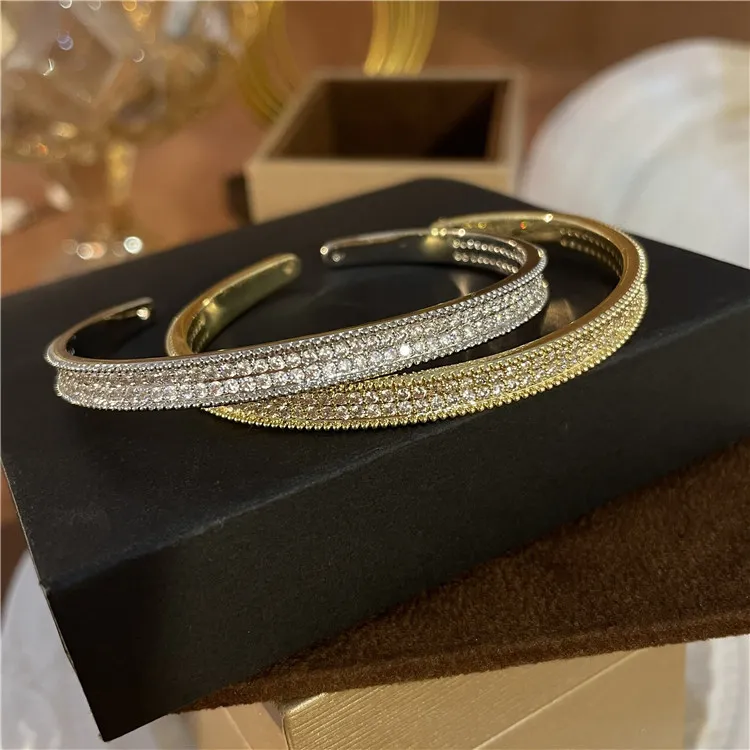 Moda manguito pulseira para mulheres de luxo requintado dupla cor cheio diamante fino pulseira abertura elegante senhoras jóias