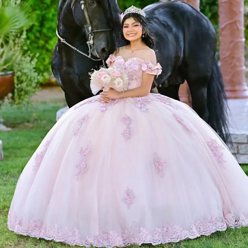 Różowa suknia balowa sukienki Quinceanera na słodką 15 16 sukienkę koronkowe koraliki z Cape Vestidos de Birthday Party Suknie