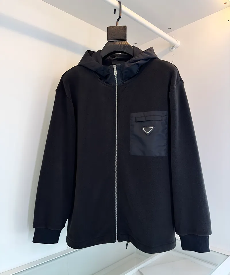 2023 Осень/Зима Нейлоновая флисовая куртка с капюшоном с треугольным логотипом Пальто высшего качества Дизайнерская черная куртка M-3XL