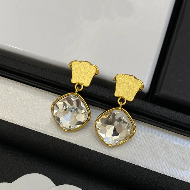 2024 étalons luxueux boucles d'oreille goujons de cristal diamants boucles d'oreilles pendentifs 18k plaque d'or anti-allergies pour femmes