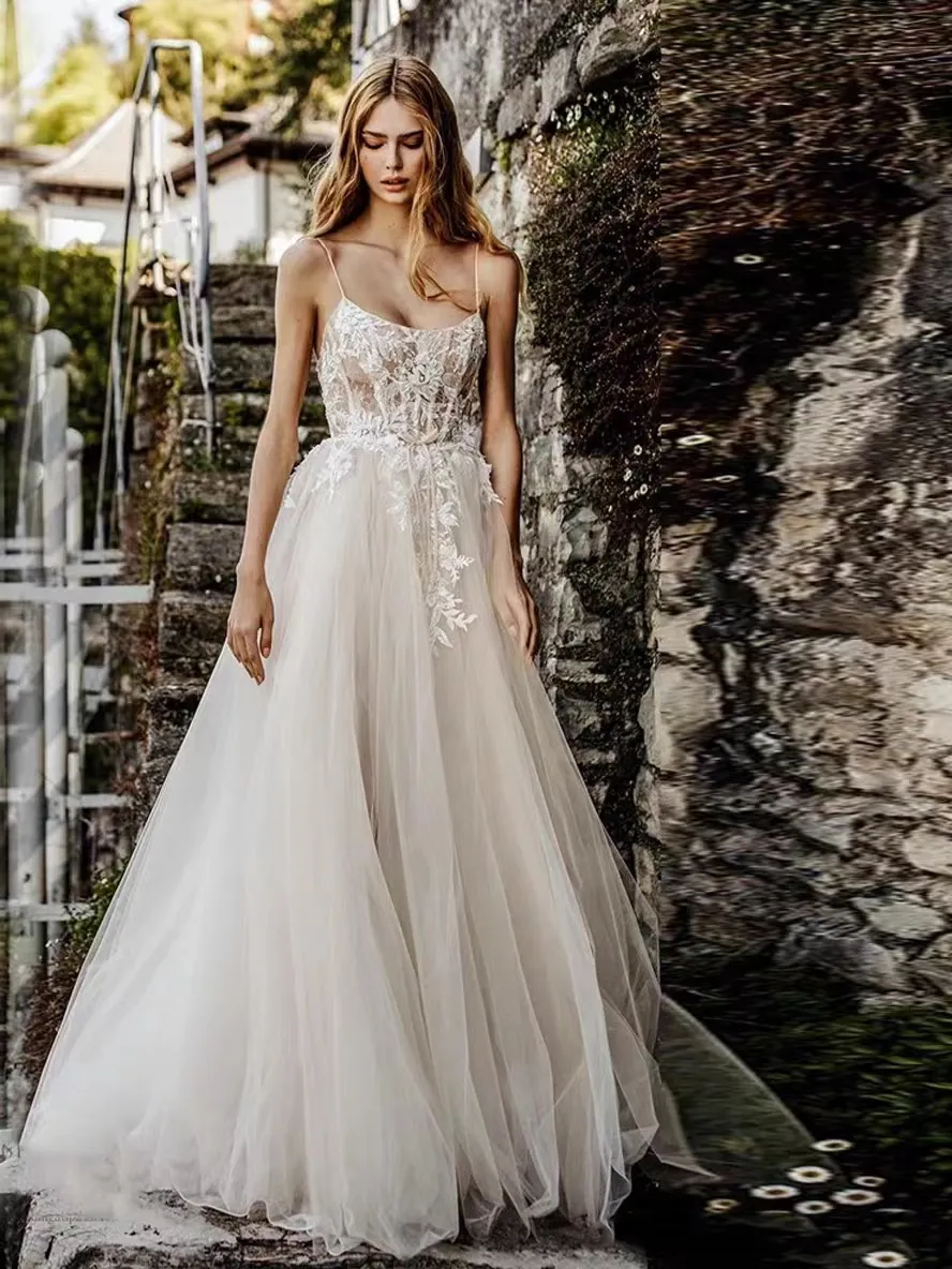 Abiti da sposa a trapezio con perline fatti a mano Cinturino in pizzo girocollo francese lusso leggero Sim HS5040