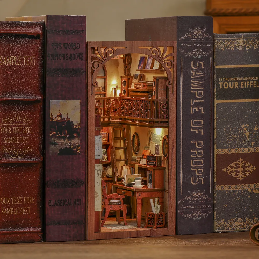 CUTEBEE DIY Wooden Book Nook Kit Bookshelf Inserts (Christmas miniatur