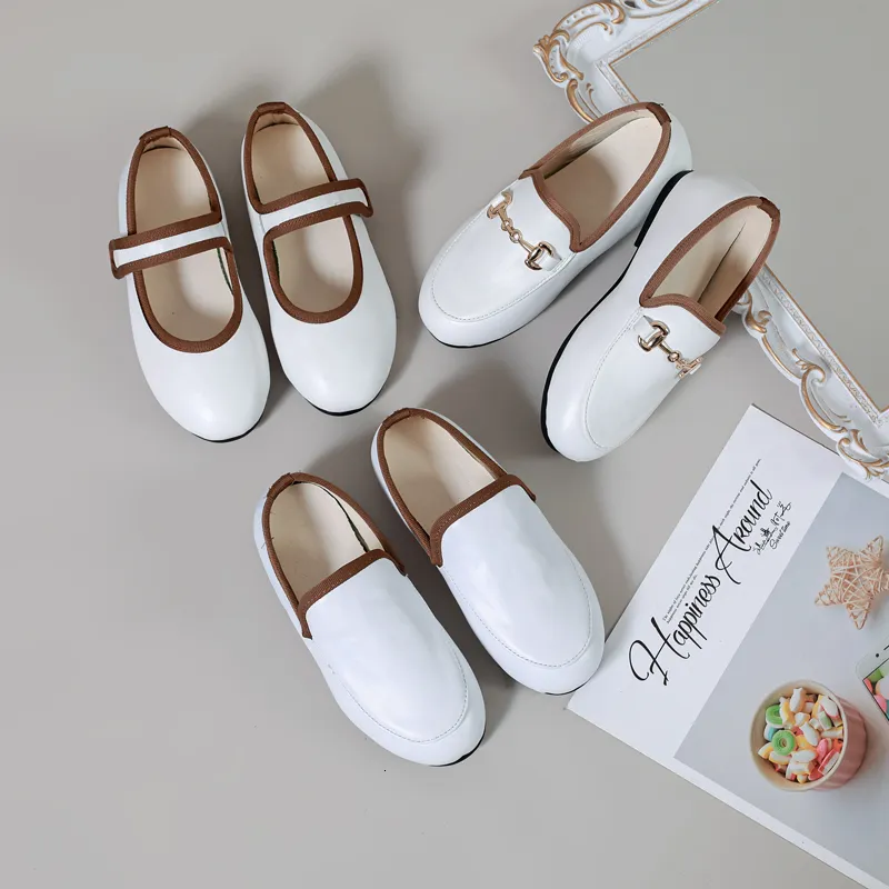 Sapatilhas crianças sapatos crianças corrente casual bebê meninas mocassins macios criança ballet apartamentos meninos branco mocassim mary jane para o verão 230901