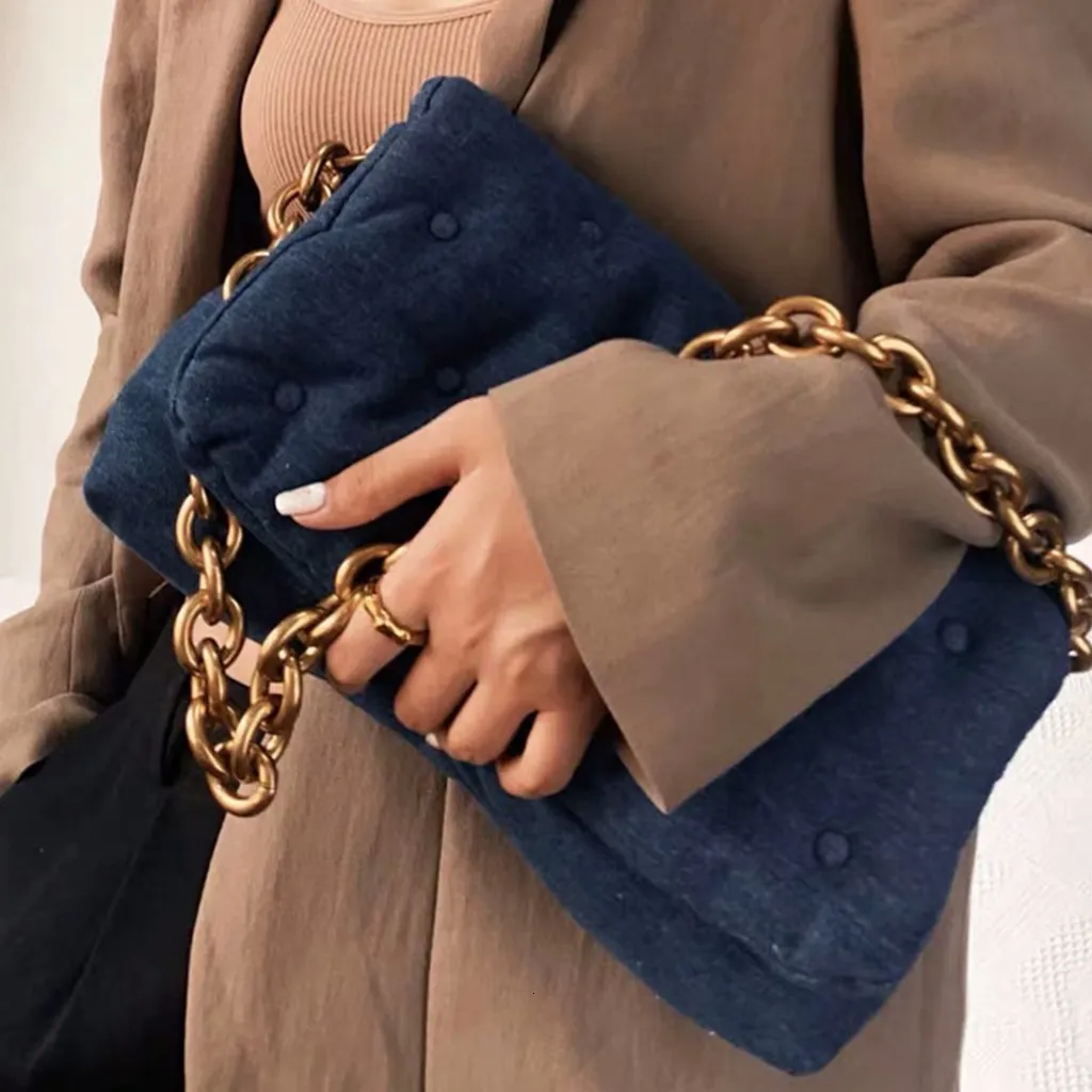 Evening Bags Tas desainer mode tas berbantalan Denim untuk wanita tangan rantai akrilik dan dompet bahu kulit PU lembut Tote Jeans bermerek 230905