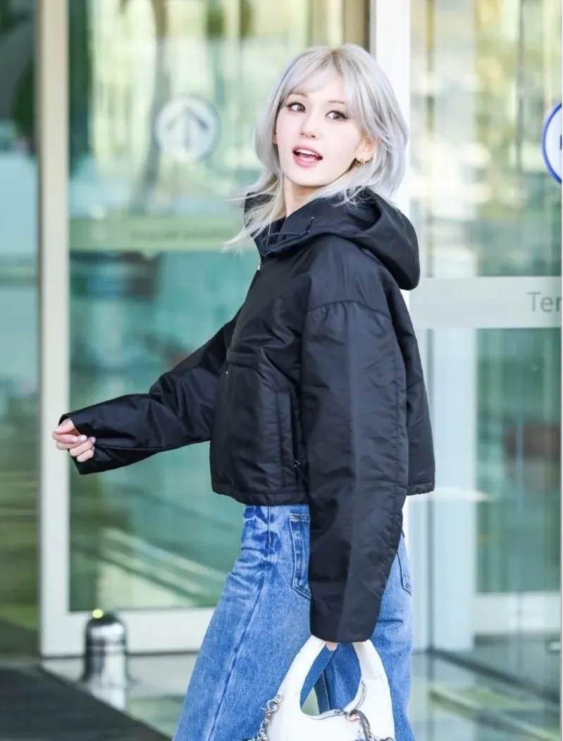 2023 Women s Designer Down Jacket Winter Fashion Coat with Metal Triangle Logo Warm Overcoat for Christmas Gift