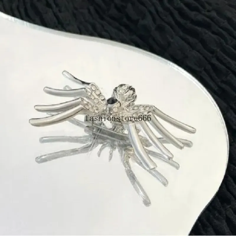 Spilla a forma di ragno con diamanti gotici Spilla con personalità animale donne e uomini Ornamento di Halloween