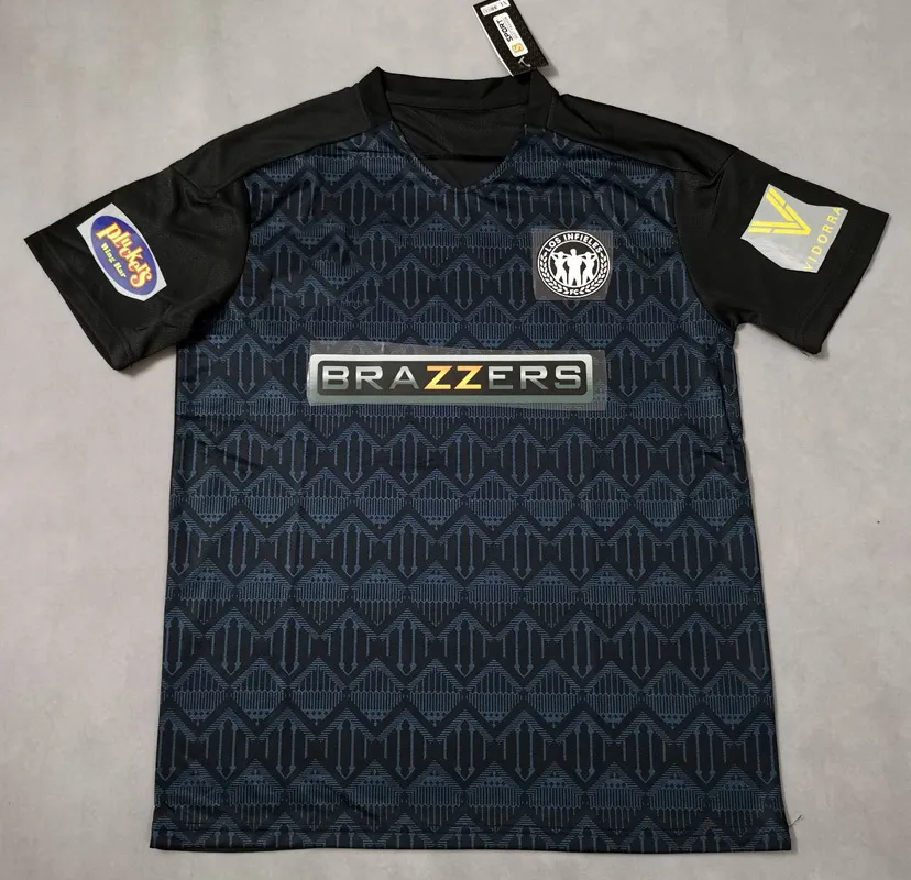 Outros artigos esportivos Temos o prazer de personalizar as camisas de futebol do LOS INFIELES FC 230904