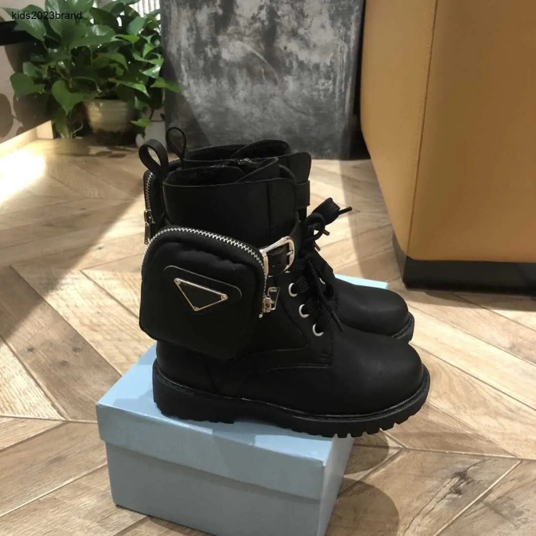 Buty dla chłopców Dekoracja kieszonkowa Buty skórzane Budy Zipper Kids Winter Sneakers Dift Fashion Rozmiar 26-35, w tym pudełko