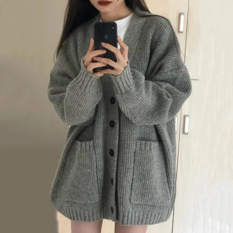 Sweats à capuche pour femmes Sweatshirts Cardigan Femmes Vneck College Style Rétro Vintage Teens Tricoté Vêtements d'extérieur Allmatch Harajuku Femme Pull Chic Coréen Manteaux 230904