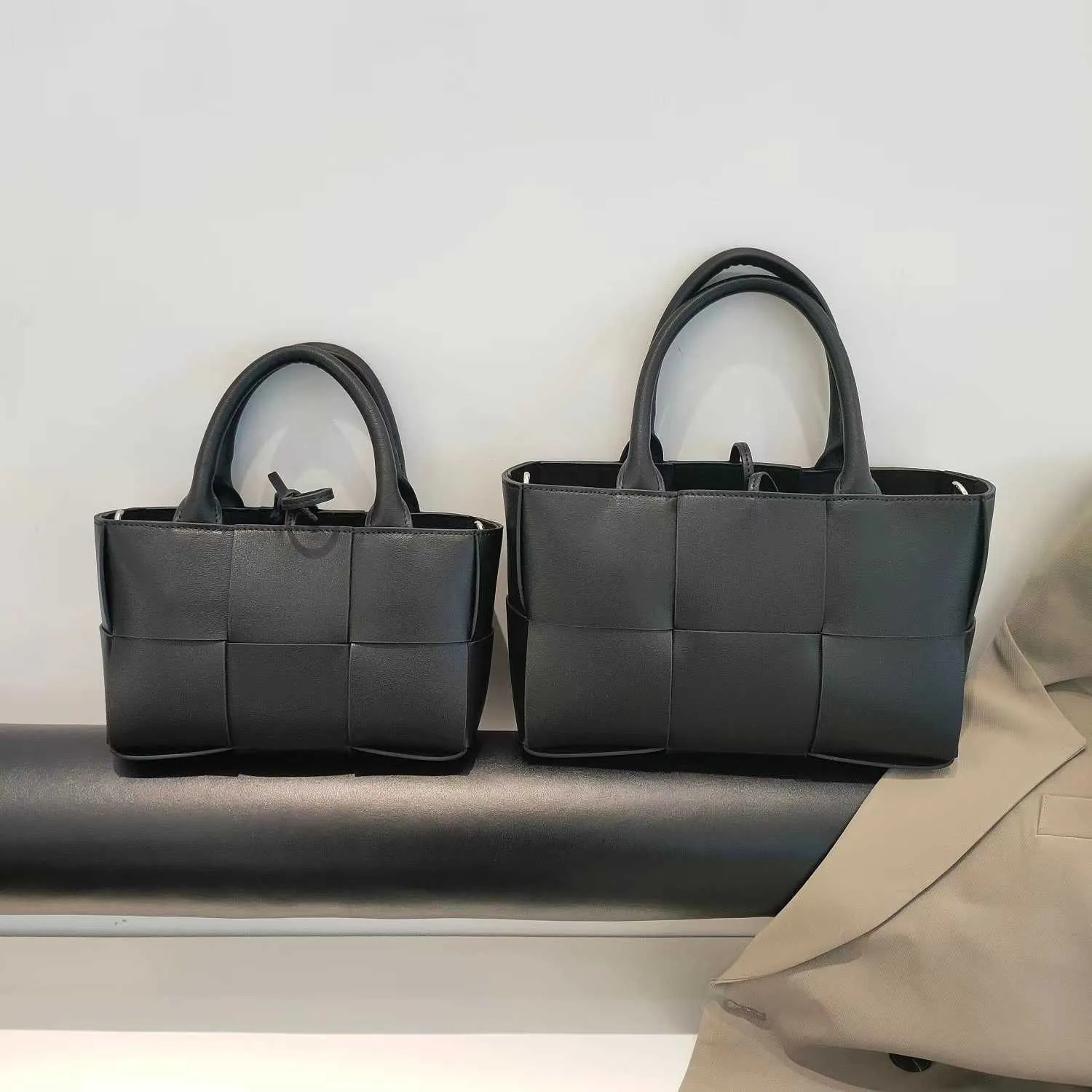 10A Qualité Botegss Ventss Arco sacs à main boutique en ligne 2023 Petit nouveau sac fourre-tout en cuir véritable haute capacité mère tricotée et avec un vrai logo