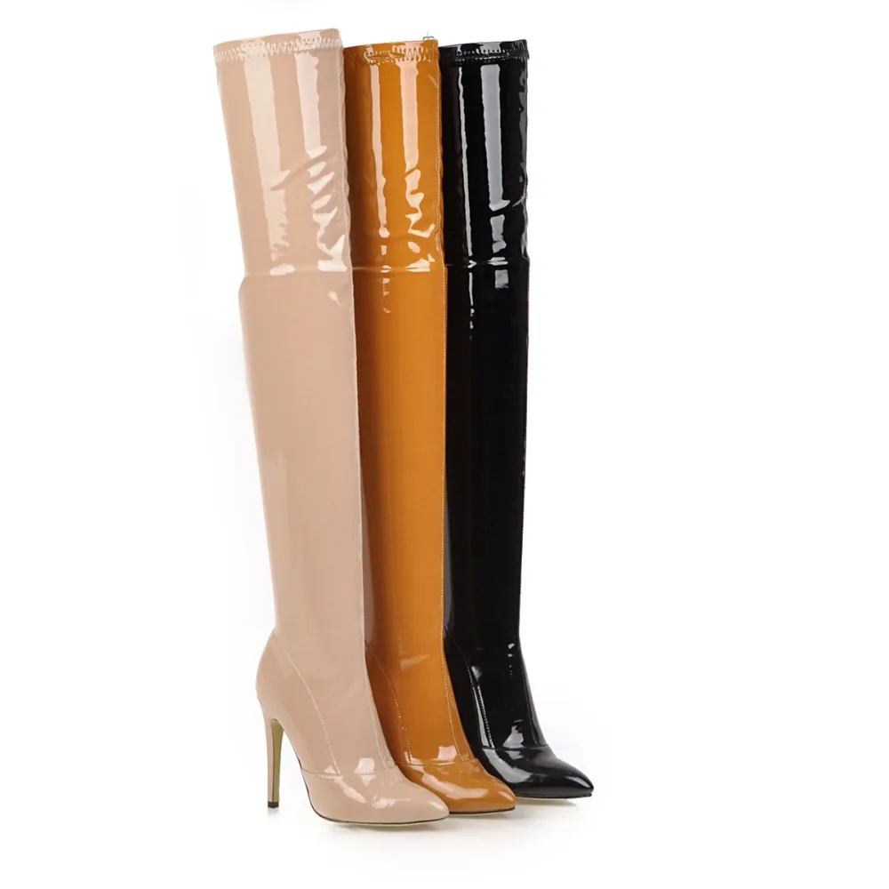 Boots with store wool inside