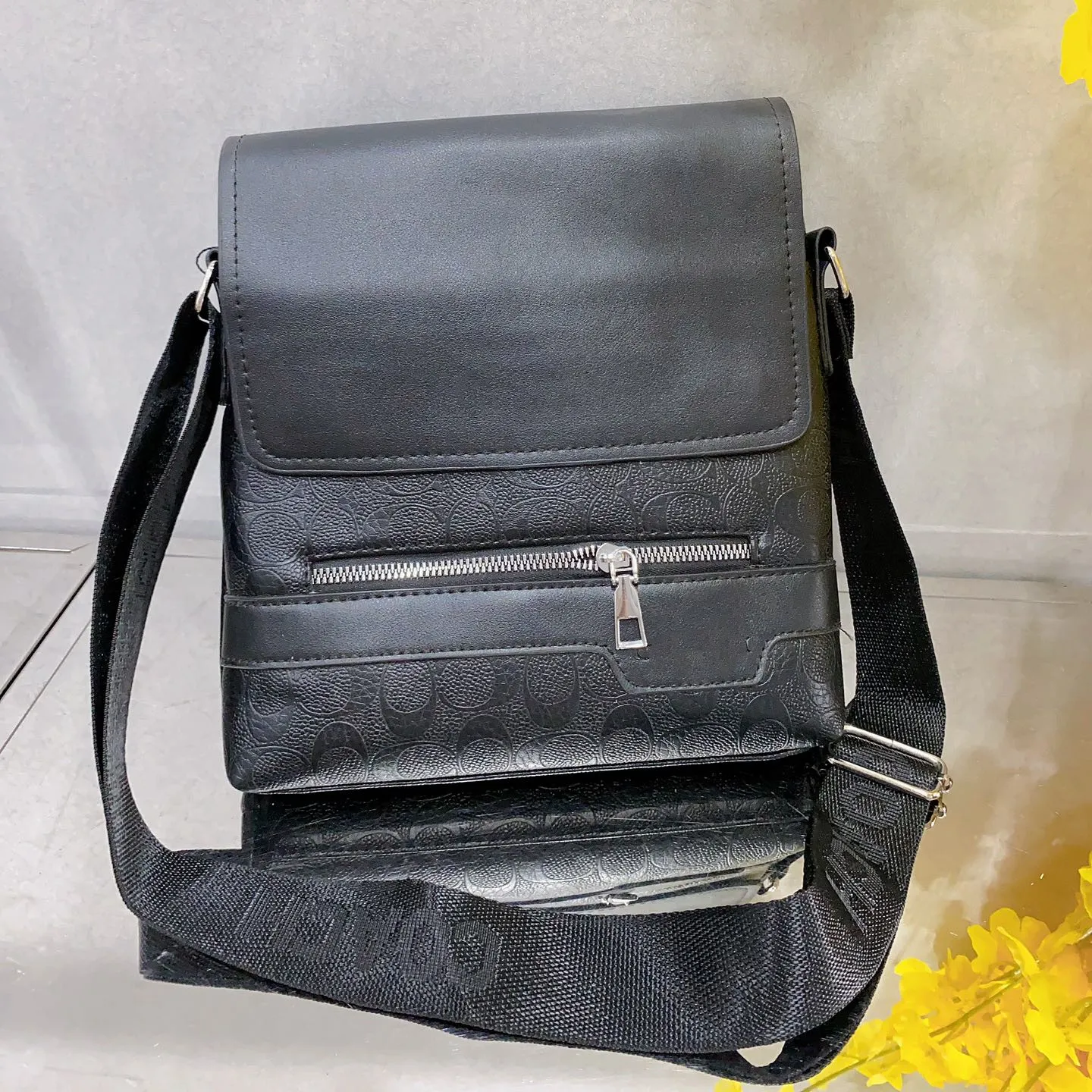 Märke messenger väskor mäns fästfodral urban en axel crossbody väska vertikal koreansk modesport resor casual väska portfölj