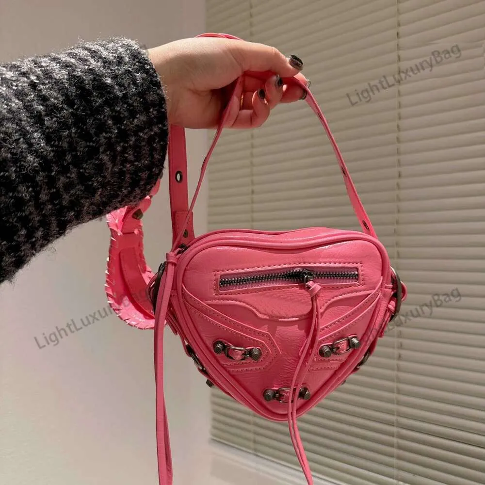 Purses at wholesale deals prices