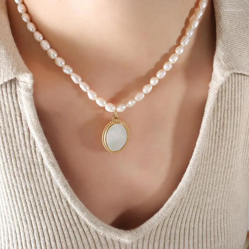 Hängen sötvatten pärla pärlor halsband för kvinnor 2023 naturliga moppskal heliga jungfruliga mary guadalupe religiös medalj hänge