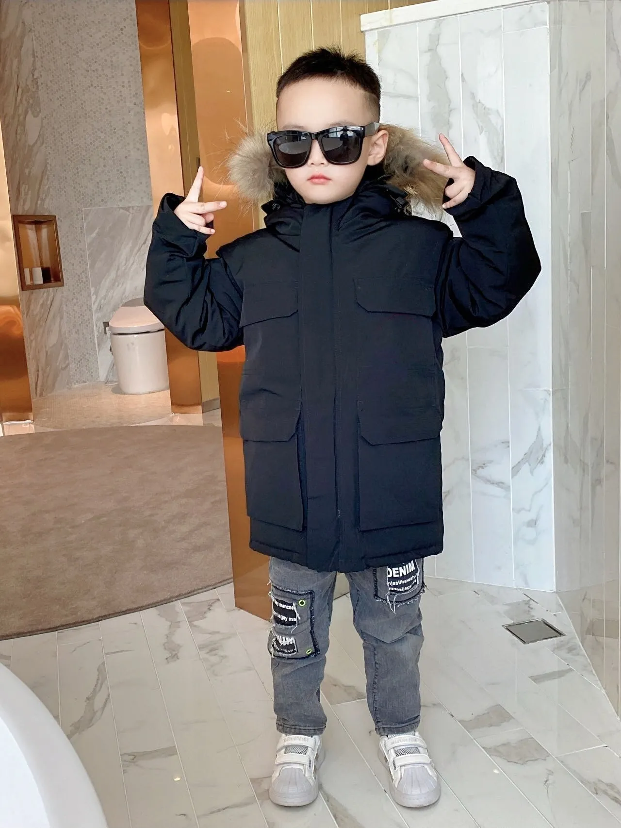 Kids Clothing Designer Jacket Parka`S Down Jackets Boy Girl Winter Canada Brand 08 Section High Quality Luxurys Down Coat Outwear Outdoor Warm Coats Outerwear Puffer