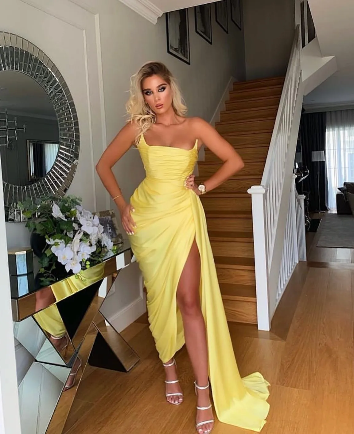 Sexy Daffodil Plus Size Sheath Prom Dresses Long for Women Strapless Draped Pleats High Side Split Birthday Pageant Celebrity Evening Party Gowns Formal Occasions