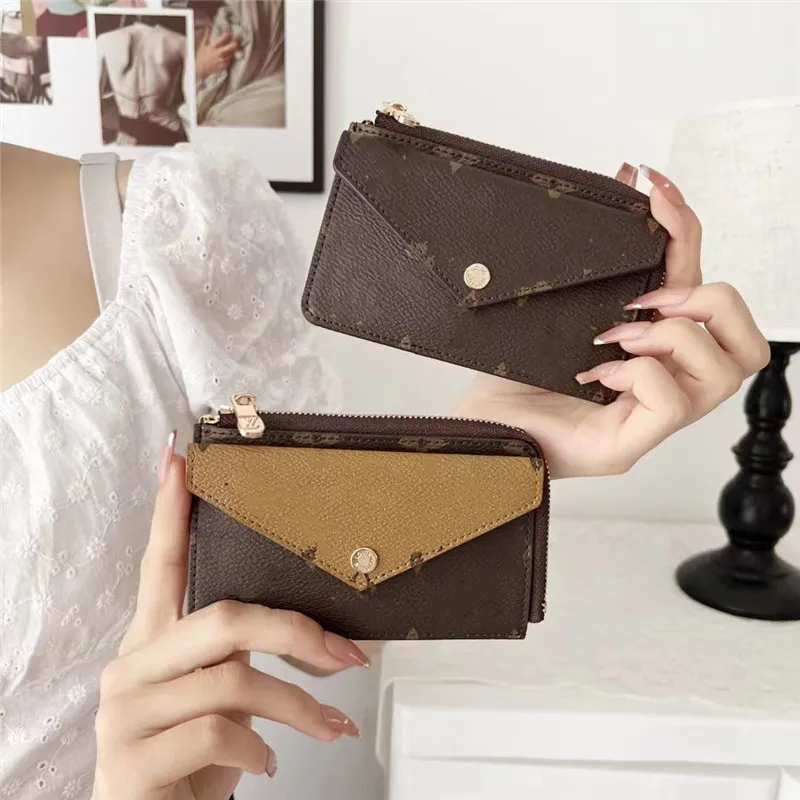 Fashion Classic Design New Coin Card Holder Womens Mens Designer Fashion Zipped Pocket Luxury Wallet Coins Credit Cards Case Brown Monogrammed Fundas 32986