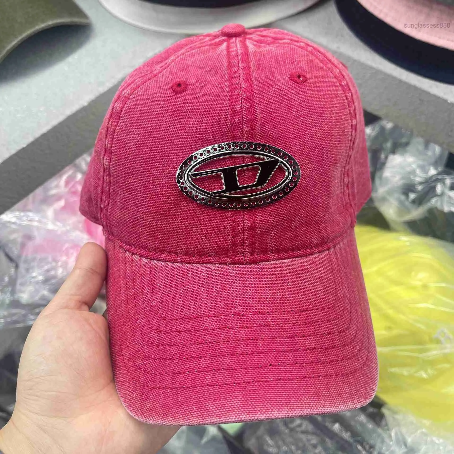 Dhgate Designer Hat Tidal Wash Soft Top Baseball Hat för män och kvinnor med stort huvud, litet ansikte, personlig anka tunghatt, par solskade 5ZXP 5ZXP