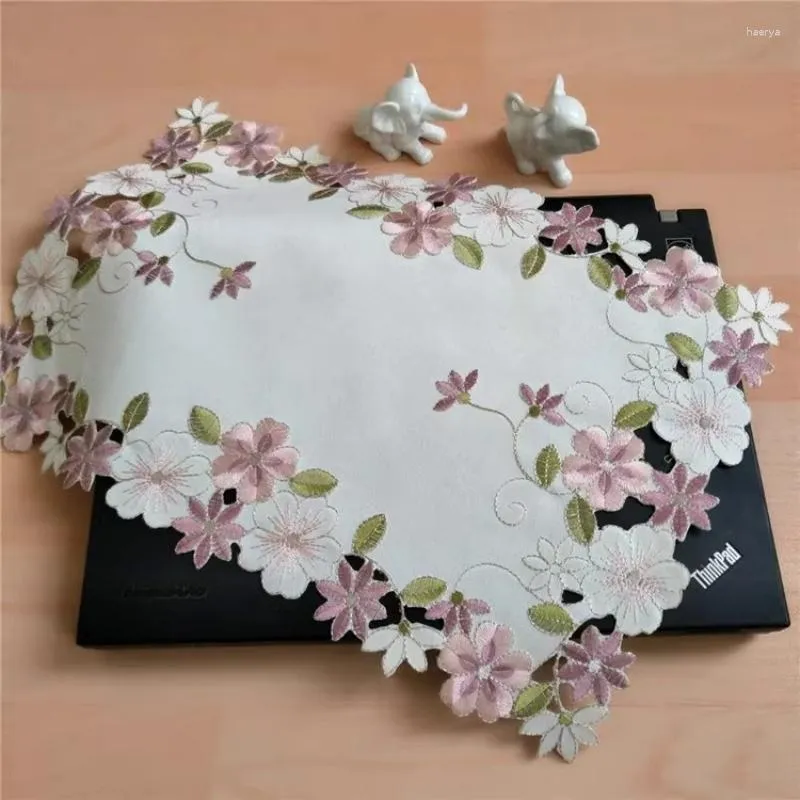 Table Mats Modern Embroidery Cutout Craft Flower Kitchen Mat Placemat Notebook Air Fryer Oven Cover Christmas Wedding Decoration