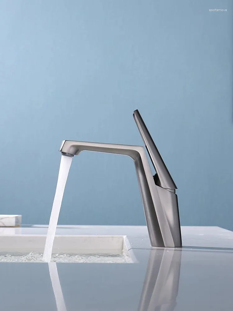 Torneiras de pia do banheiro Minimalista Torneira de bacia personalizada cobre mesa branca lavagem doméstica