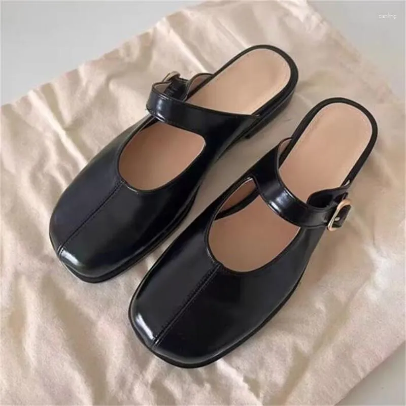 Scarpe eleganti Cintura con fibbia Cintura da donna in pelle verniciata Ciabatte nere per donna Punta rotonda Chaussure Femme Cinturino anteriore poco profondo Zapatillas De Mujer