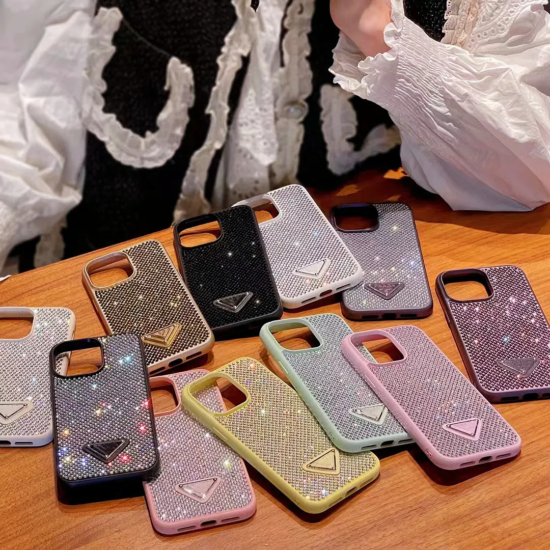 電話ケース豪華なキラキラiPhone 15 15 Plus 14 Pro Max 13 12 11 Bling Sparkling Linestone Diamond Jeweld 3D Crystal TriangleP女性カバー