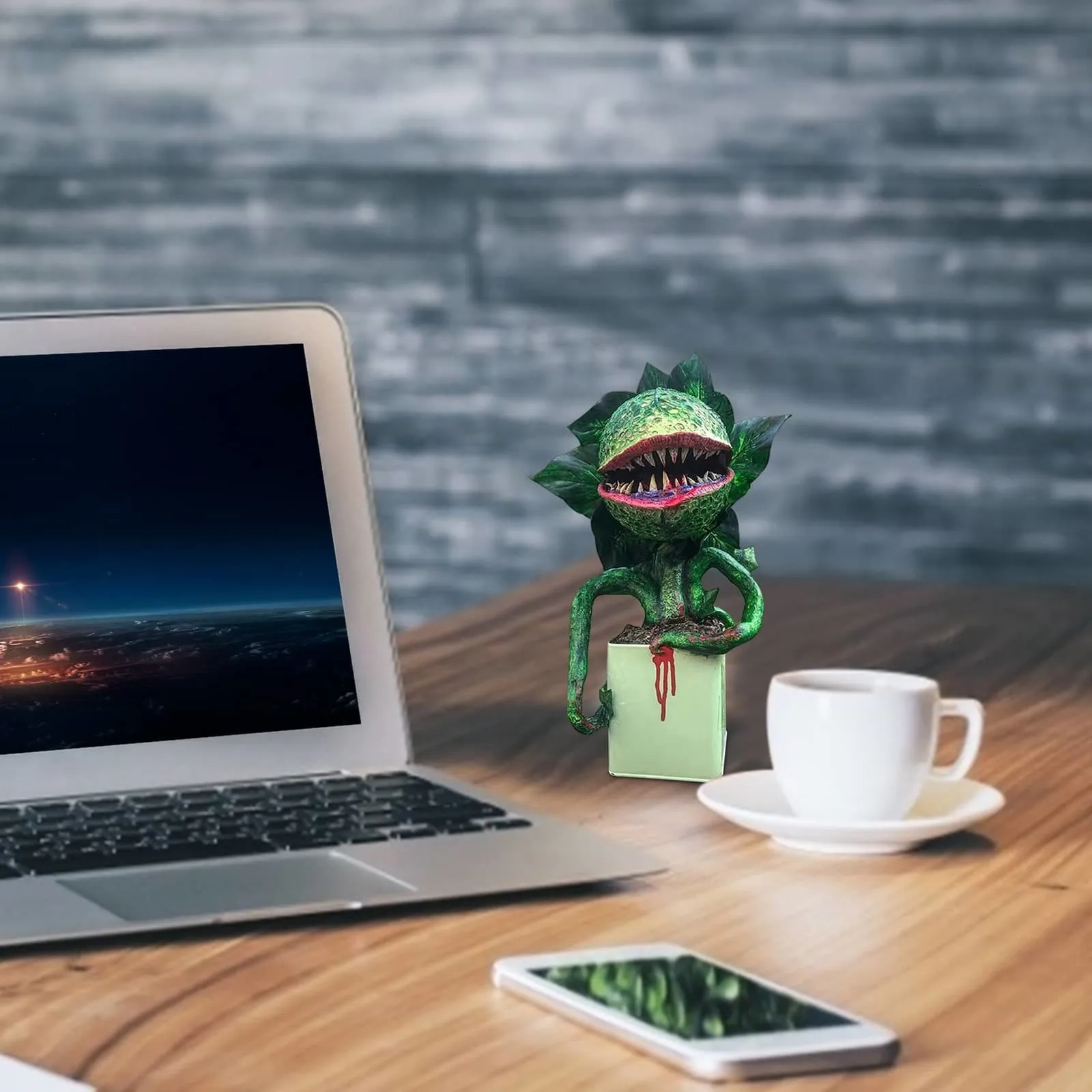 Whimsical Carnivorous Plant Statue - Halloween & Garden Decor