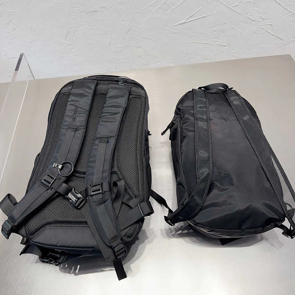 DHgate.com:Nylon Large Capacity Travel Backpack with Multi