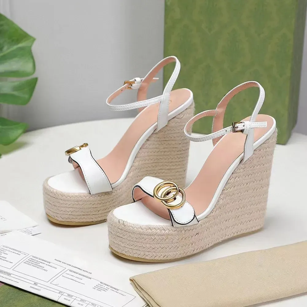 2023 Straw Weaving Wedge Platform Slope Root Sandals Ankel Strap Exponed Toe Leather Slip On Flats Luxury Designer Womens High Heeled Factory Factorwear With Box