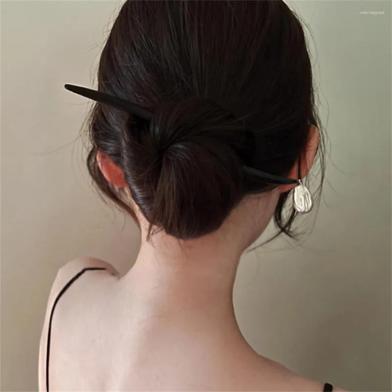 Hårklipp Fairy Stick Hairpins Chinese Hanfu smycken för flickor Vitt hänge oregelbundet hårnålgaffel traditionell trähuvudstycke