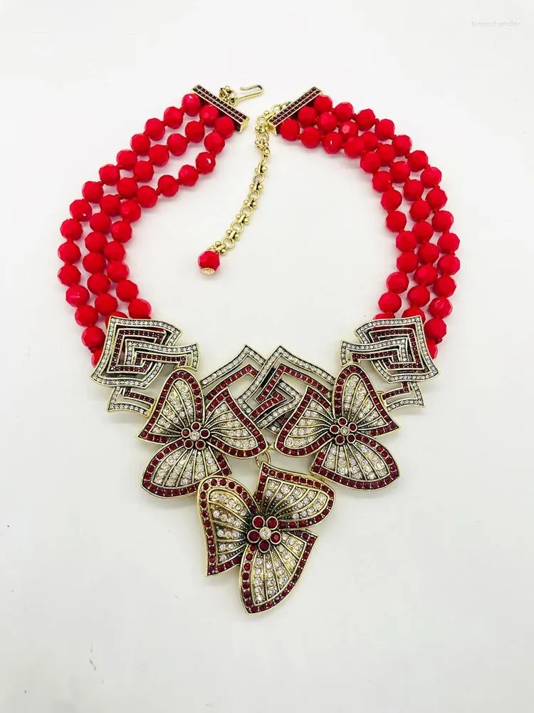 Pendant Necklaces Stunning Women's Red And White Three-Dimensional Flower Necklace - Bronze Craftsmanship With Single Strand Bead Crystal