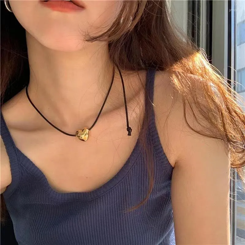 Collier ras du cou Harajuku en alliage pour femmes, pendentif en forme de cœur Simple, chaîne fine, bijoux coréens, cadeau