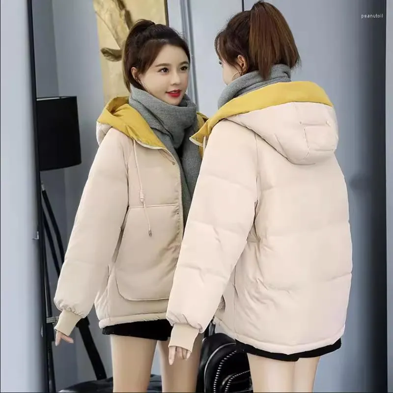 Женские тренчи 2023, зимние пуховые куртки на хлопковой подкладке, короткое пальто, корейское свободное пальто с капюшоном, утепленное теплое пальто-паркер, верхняя одежда
