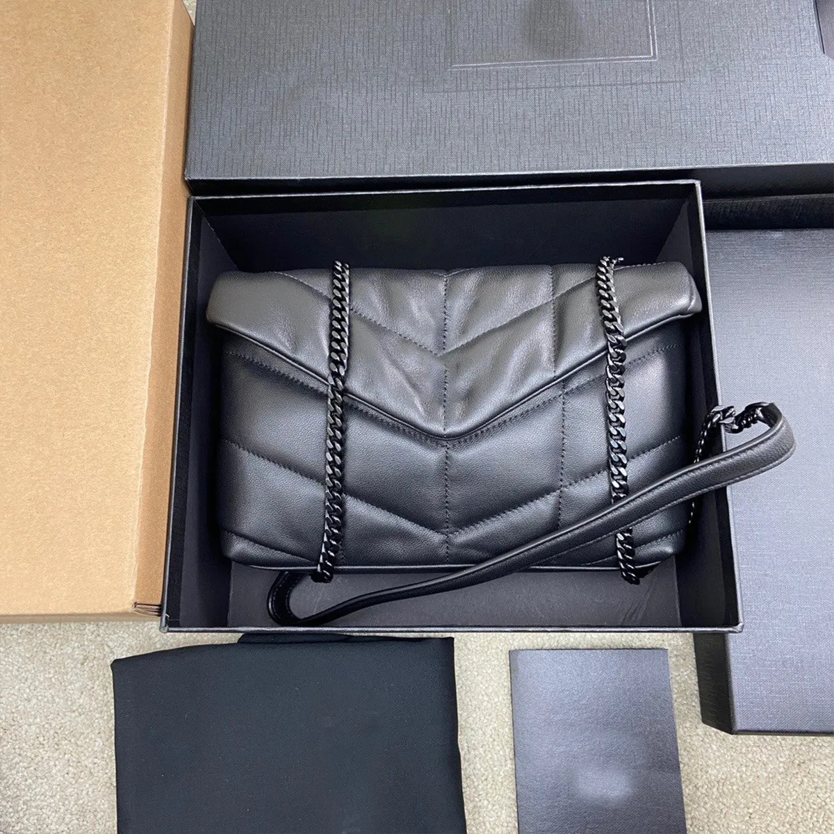 مصمم Loulou Puffer Women Women Equilted Leather Clutch Bag Lambbskin Loven Envelope Righ