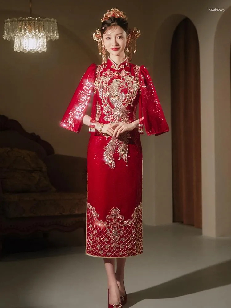 민족 의류 여성 Phoenix 자수 Qipao 토스트 짧은 슬리브 웨딩 드레스 섹시한 빨간 반짝 반짝 절묘한 스팽글 파티