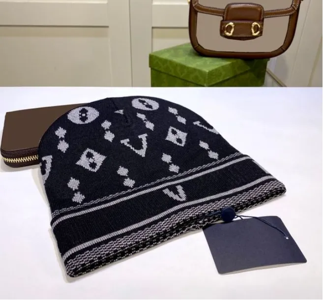 Beanie/Kafatası Kapakları Tasarımcı Beanie Örme Sıcak Mektup Tasarım Noel Hediye Şapka Toz Çantası 4 Renk